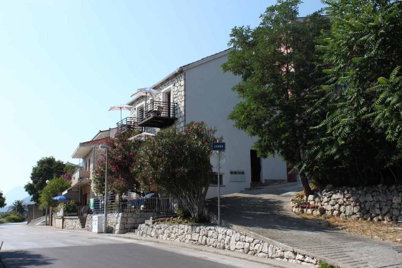 Apartments By The Sea Gradac, Makarska - 6661 Gradac  Extérieur photo