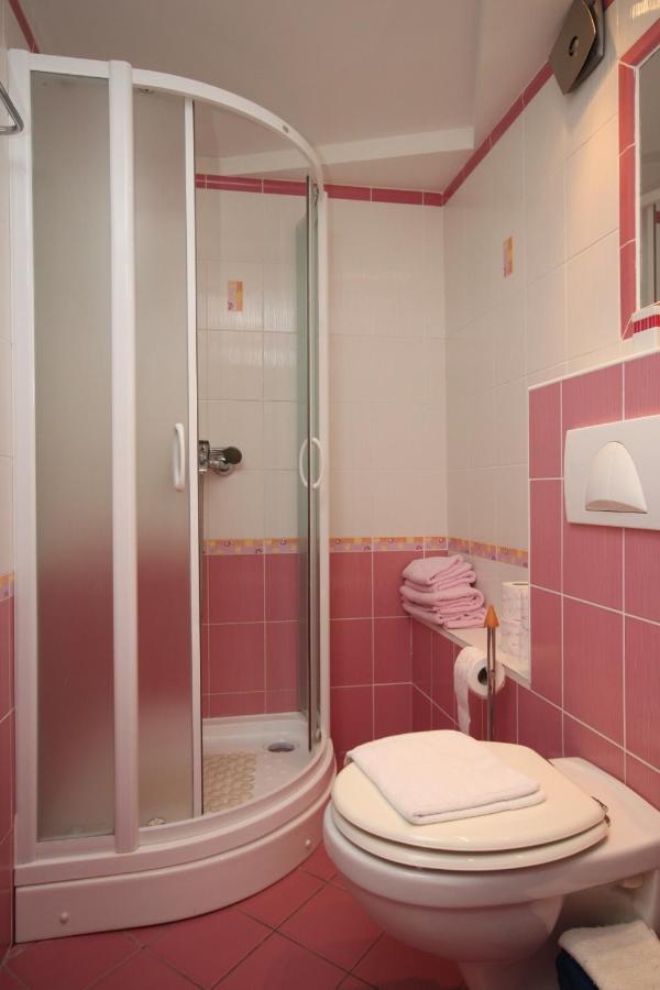 Apartments By The Sea Gradac, Makarska - 6661 Gradac  Extérieur photo